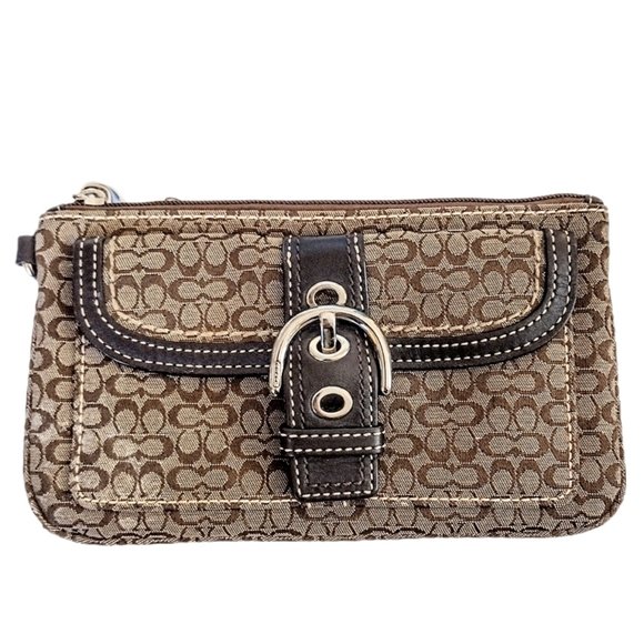 🤎 Vintage Y2K Coach Soho Mahogany Signature Canvas Buckle Flap Wristlet Clutch